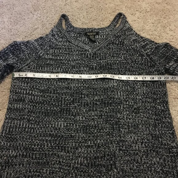 Marled Salt And Pepper Cold Shoulder Knit Sweater - Picture 11 of 14